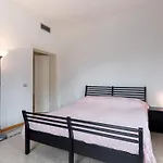 Spacious 아파트